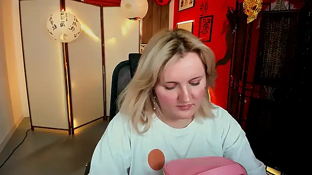 Chat XXX en directo de KathyBriggs