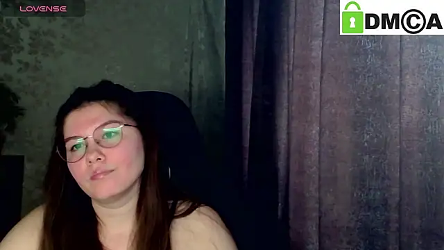 Chatroom XXX en direct de holy_michela