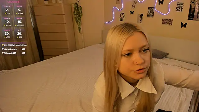 MidnightPoise's Webcam Show