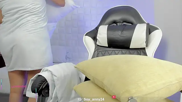 anny_rouse24's Live XXX Chat