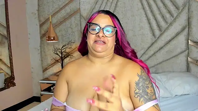 Chatroom XXX en direct de EmeelyMuller