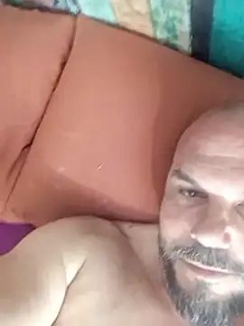 Javierchico: διαδικτυακό σόου στην κάμερα