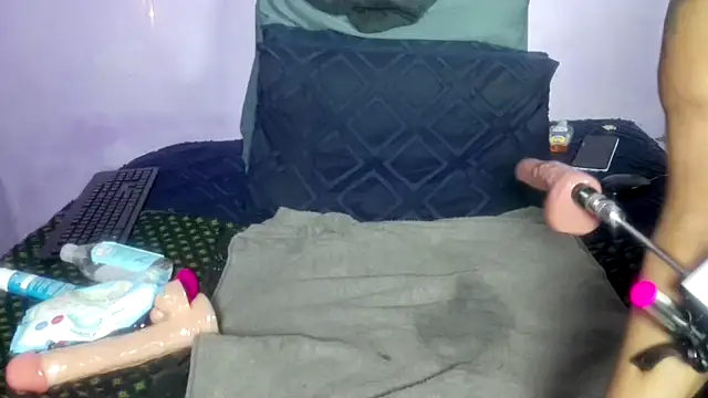 wilmaassylum's Webcam Show