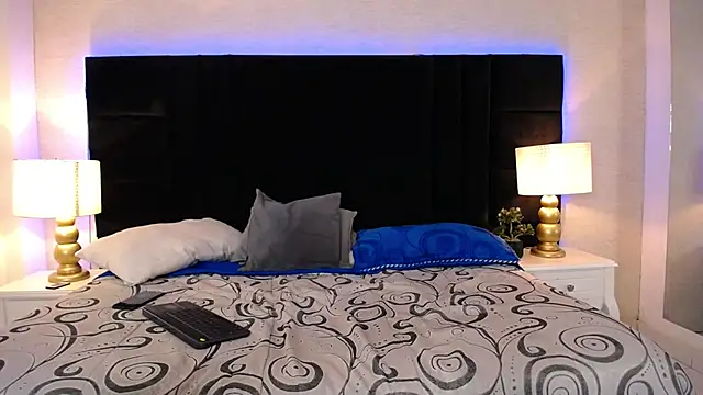 SkylerBigxxx Show in webcam