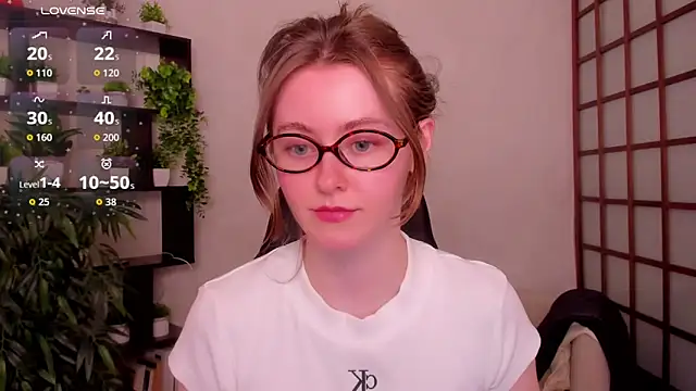 KateCuddle Chat XXX live