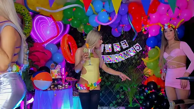 Webkamerová show Queens_Wonders_Blonders