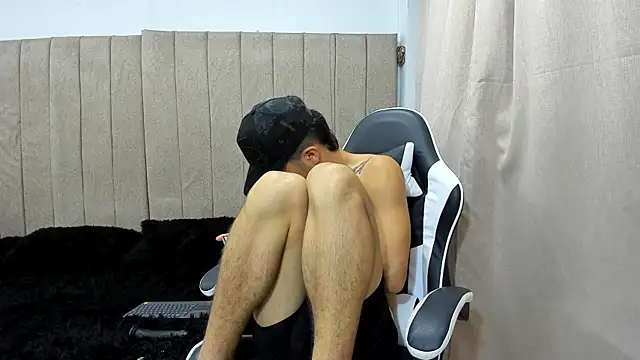 pipe_hot04's Webcam Show