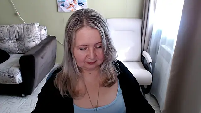Show modela YanaMayer na web-kameri
