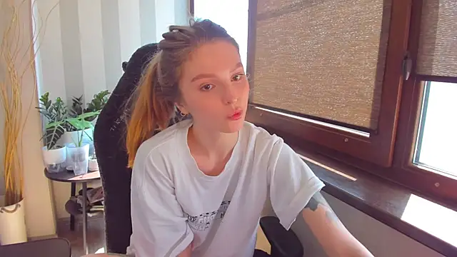 MollyRufous Chat XXX in diretta