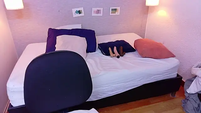kiara_evanss Adlı Modelin Canlı XXX Sohbeti