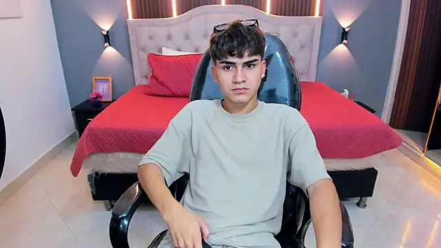 Chat XXX en directo de Tommy18__