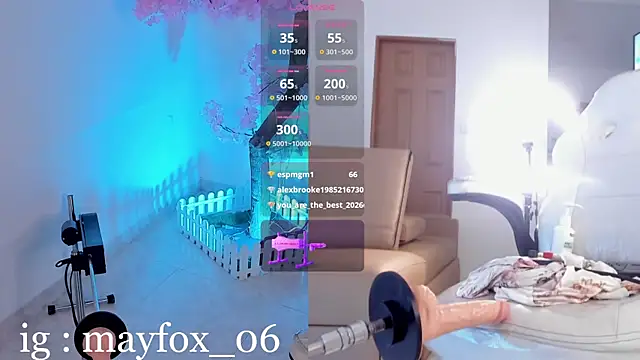 May_Fox_ Show in webcam