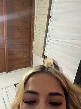 Babylovetierna1 Show in webcam