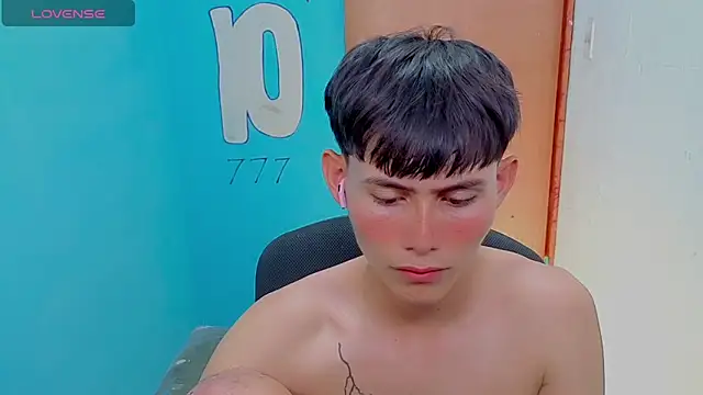 tanjiro_cute Chat XXX in diretta