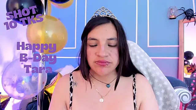TaraTaylorr Chat XXX in diretta