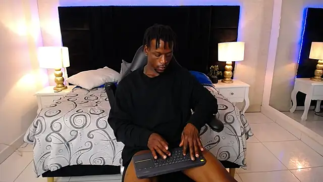 SkylerBigxxx's Webcam Show