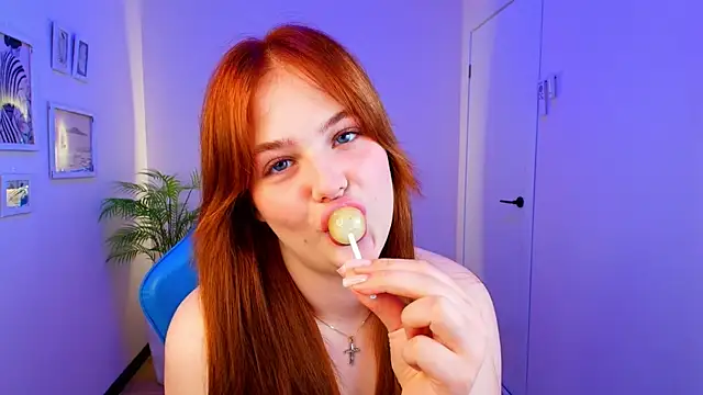 Elle_Funning's Live XXX Chat