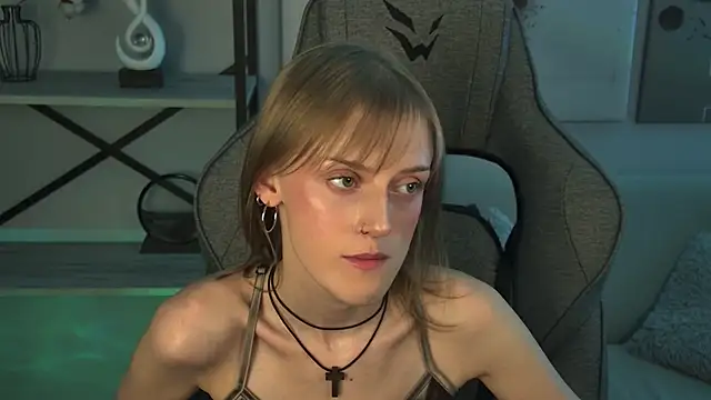 KiraMontoya's Live XXX Chat