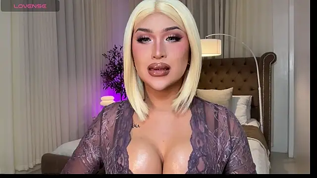 Your_Majesty_Tyra Pertunjukan Webcam