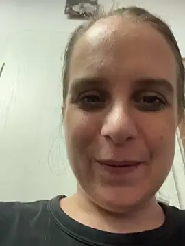 Pertunjukan Kamera Web Chantalee