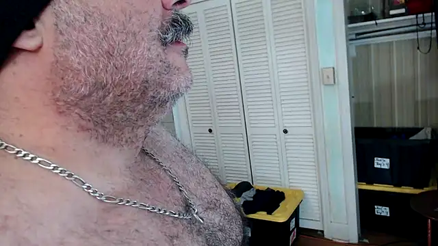 bullmusclejoe élő XXX-chatje