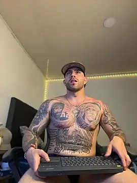Ades_Lowe Chat XXX live