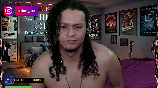 chino_roz's Live Chat Room