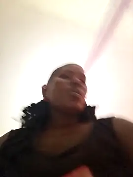 Chat XXX ao vivo de TrishaKalid