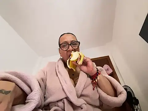 Онлайн чат XXX sweeviolet