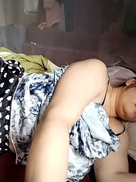Squirt107 Pertunjukan Webcam