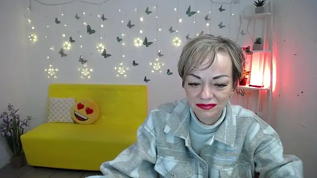 NikaMayu's Live XXX Chat