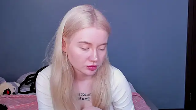Lillie_Berry Adlı Modelin Canlı XXX Sohbeti