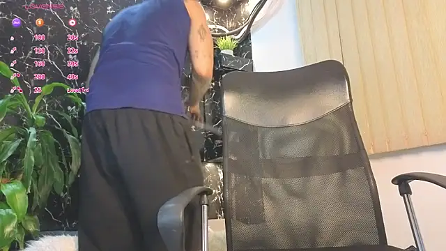 XXX chat uživo modela mister_eithan