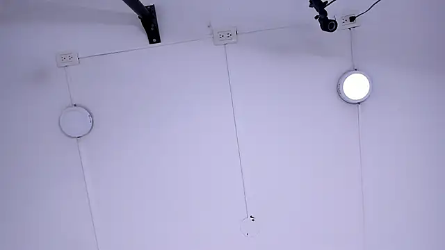 SammyMorales_ Show in webcam