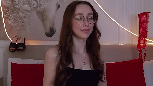 Emily_Simon Live XXX-Chat