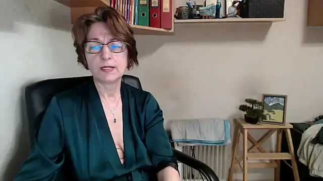 Chat +18 de katemodel ao vivo