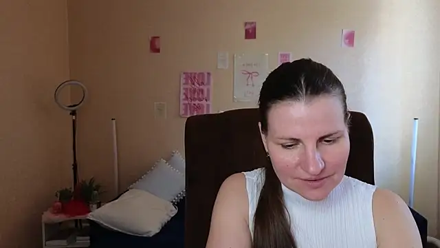 Mirabelle_Velvet – webcam-show