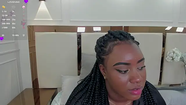 Chat +18 de laia_fisher_ ao vivo