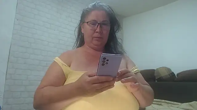 Živý XXX chat EmmaSquirt