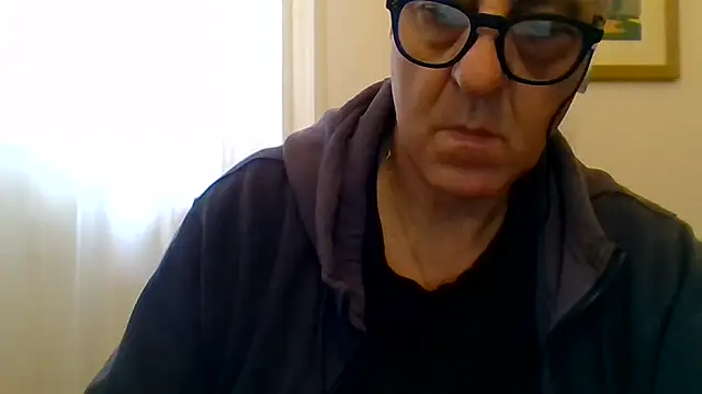 ANONIMO7735's Live Chat Room