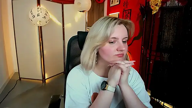 KathyBriggs Chat XXX in diretta