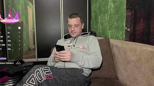 Show modela DanielOhCool na web-kameri
