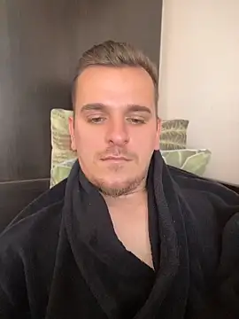 Huge_cock22cm Webcam-Show