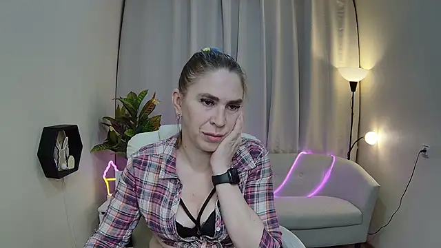TessaDaybreak's Live XXX Chat