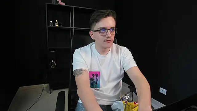 FelixStarkk élő XXX-chatje