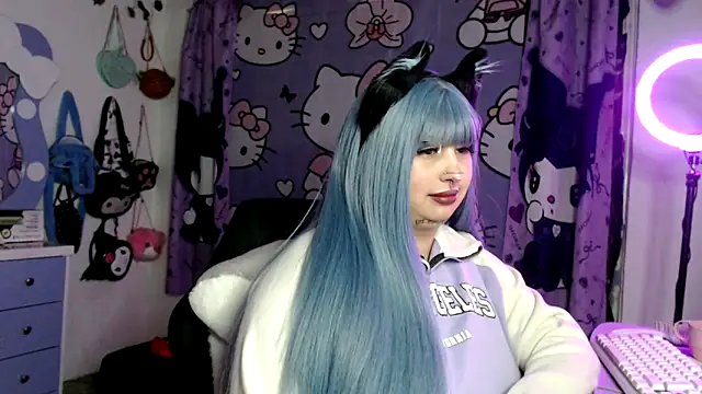 Chat +18 de lussyevans24 ao vivo