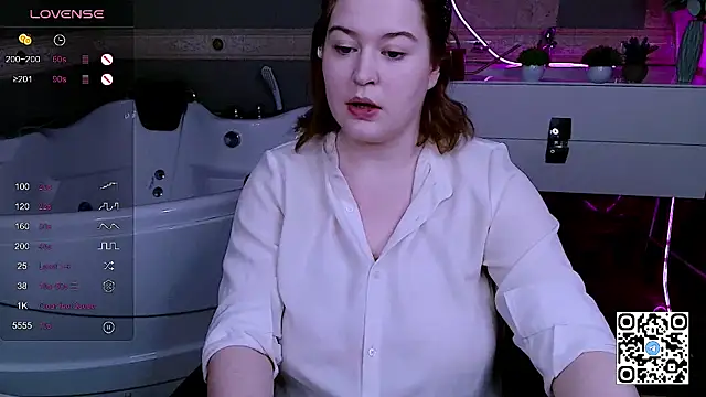 HelenHartt Chat XXX in diretta
