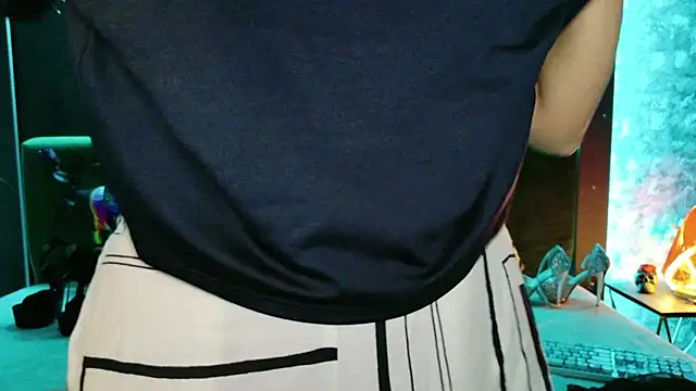 ElyaQuinn Pertunjukan Webcam