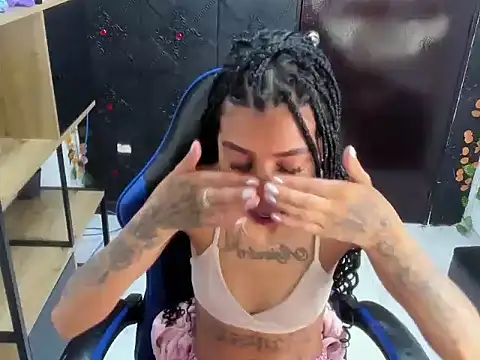 KarlaSlutSkinny__ Chat XXX in diretta