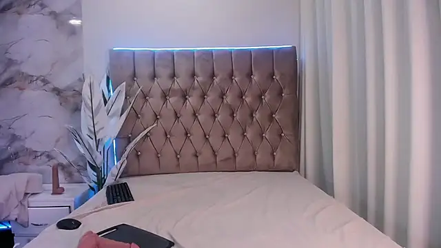 XXX chat uživo modela Calyselen